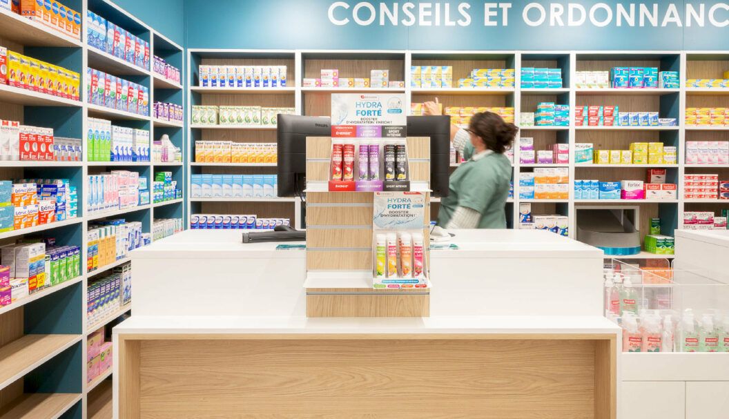 Pharmacie rénovation extension agencement mobilier sur mesure architecture intérieur français témoignage