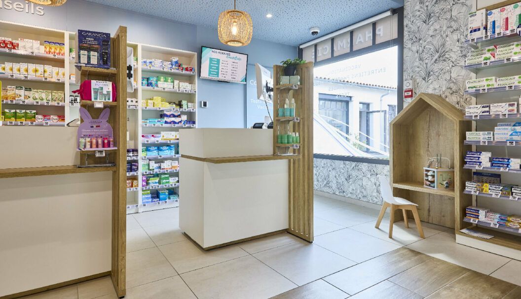 Pharmacie transfert neuf agencement mobilier architecture intérieur comptoir témoignage