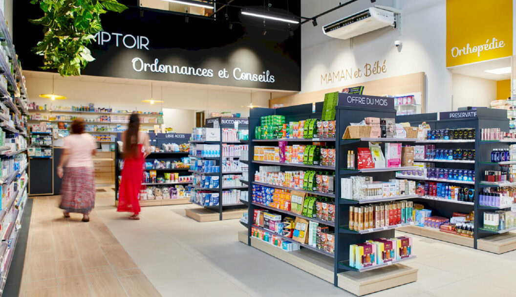 Pharmacie transfert neuf agencement mobilier architecture intérieur témoignage